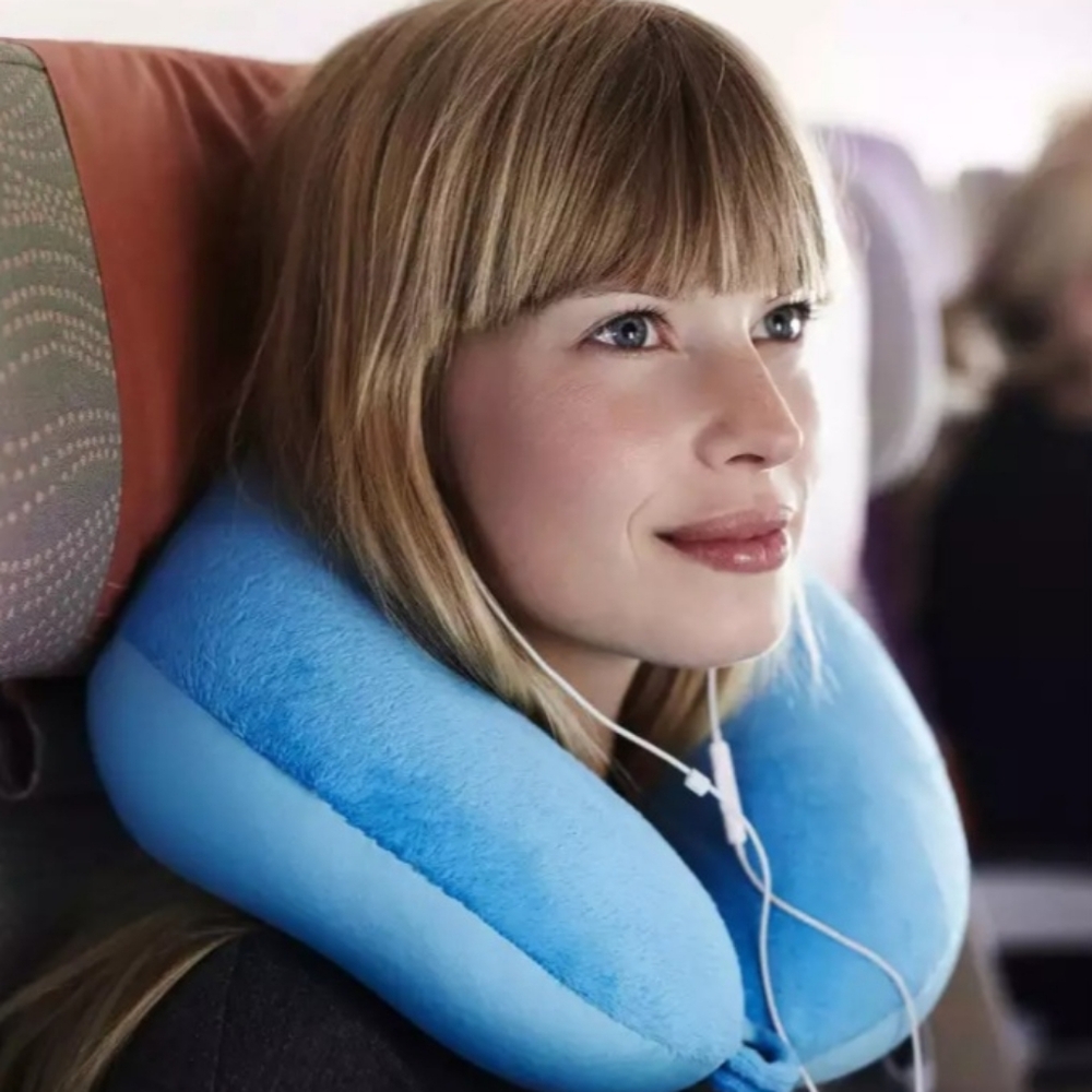 ✈️ Unused lightweight travel pillow